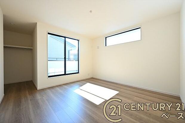 ■日当たりのよい明るい雰囲気の洋室です!■