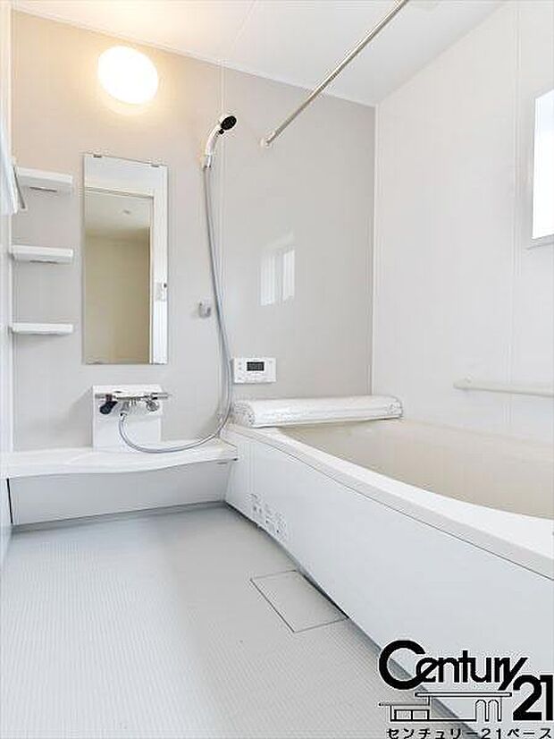 ■床は水ハケが良く、乾きやすいのでカビの発生も軽減!嬉しい浴室乾燥機付です!■