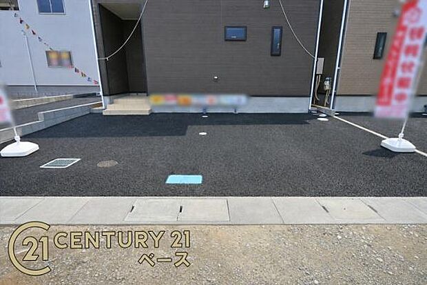 ■現地撮影写真■駐車スペース2台分完備!