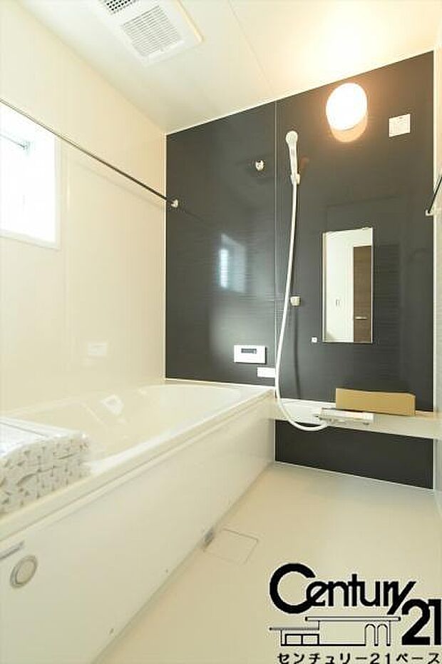 ■ゆったり1坪サイズ!足を伸ばしての入浴は疲れも癒してくれます!■