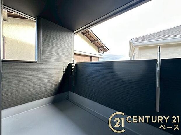 ■現地撮影写真■インナーバルコニーで急な雨でも安心です!