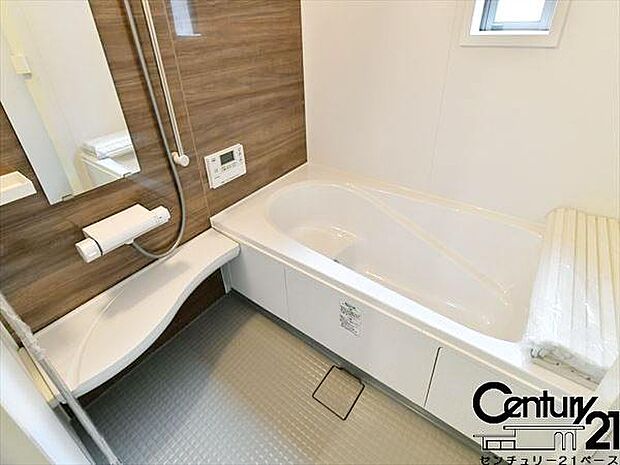 ■ゆったりしたサイズの浴室です!足を伸ばしての入浴は疲れも癒してくれます!■