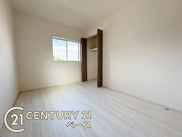 ■現地撮影写真■日当たりのよい明るい雰囲気の洋室です!