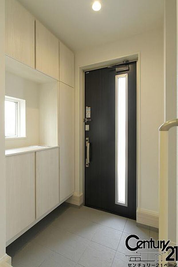 ■玄関には大容量シューズボックス完備!■