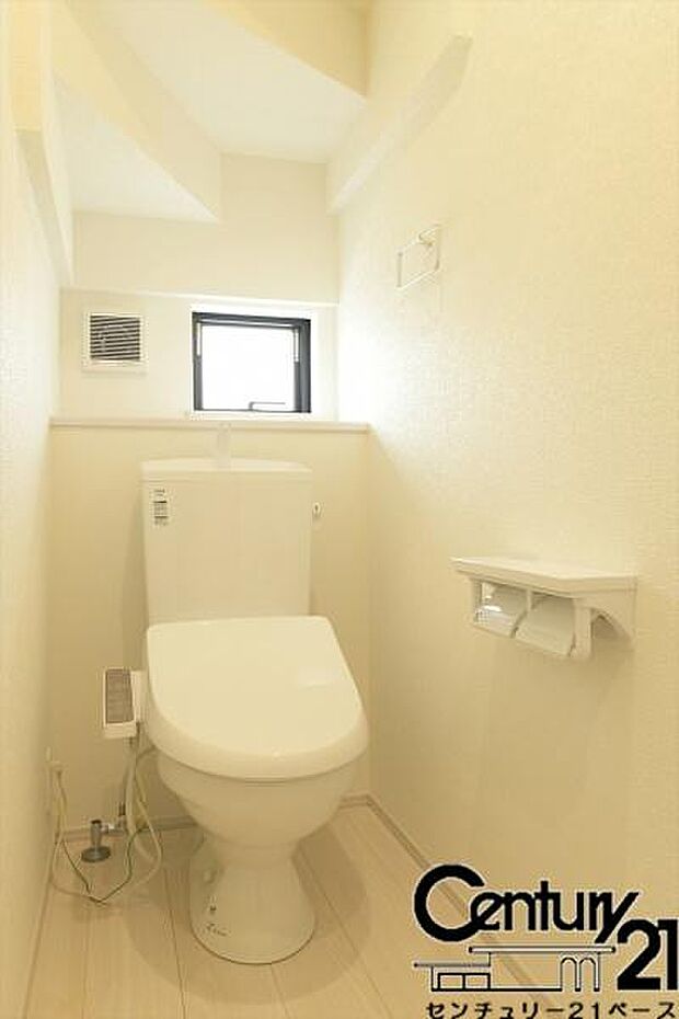 ■1・2階ともに『節水省エネ仕様シャワートイレ』を採用しています!■