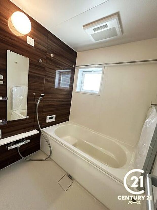 ■現地撮影写真■浴室暖房乾燥機を完備!ゆったりした浴槽での入浴は疲れも癒してくれます!