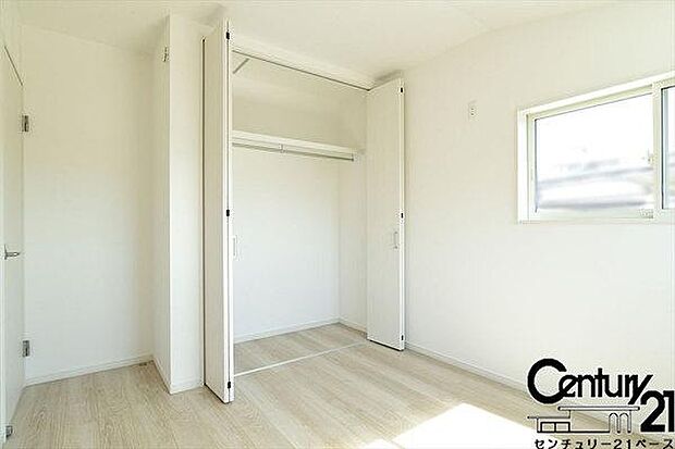 ■冬物のコートや季節ものなど、たっぷり収納可能!■