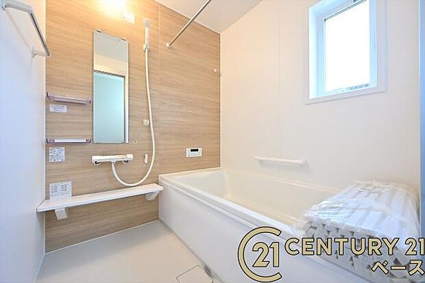 ■現地撮影写真■浴室暖房乾燥機を完備!ゆったりした浴槽での入浴は疲れも癒してくれます!