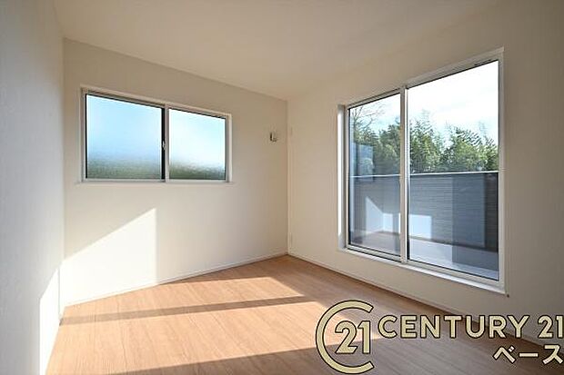 ■日当たりのよい明るい雰囲気の洋室です!