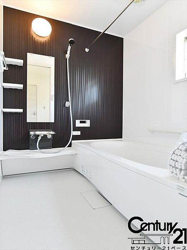 ■床は水ハケが良く、乾きやすいのでカビの発生も軽減!嬉しい浴室乾燥機付です!■