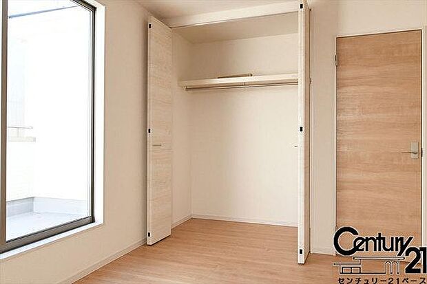 ■冬物のコートや小物など、たっぷり収納可能!■