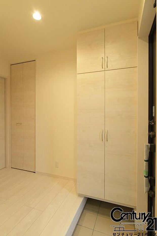 ■玄関には大容量シューズボックス完備!■