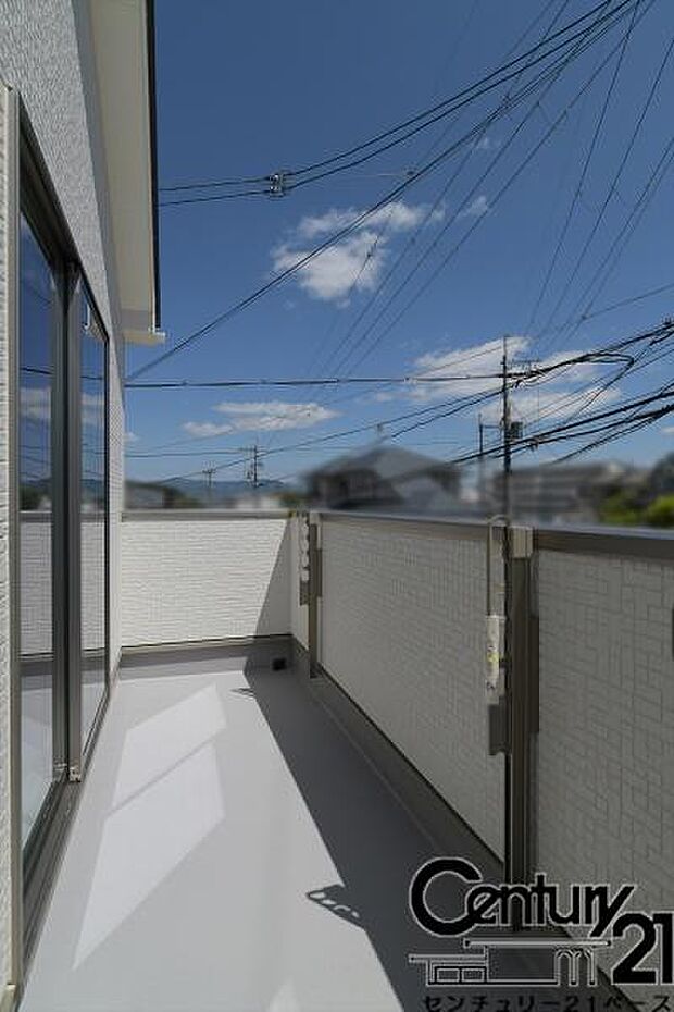 ■≪同仕様写真≫■日当たりのよいバルコニー!洗濯物もよく乾きます!■