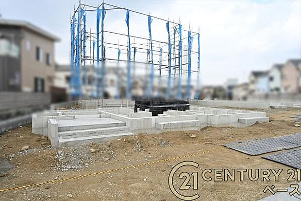 ■現地撮影写真■汚れにくい外壁サイディング仕様!外構工事費込みです!建築基準法で定められた1.5倍の耐震性能!制震性能も兼ね備えた邸宅です!■