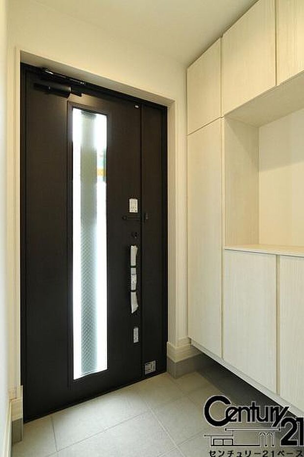 ■玄関には大容量シューズボックス完備!■