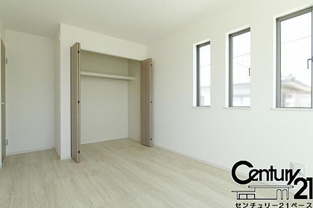 ■冬物のコートや小物など、たっぷり収納可能!■