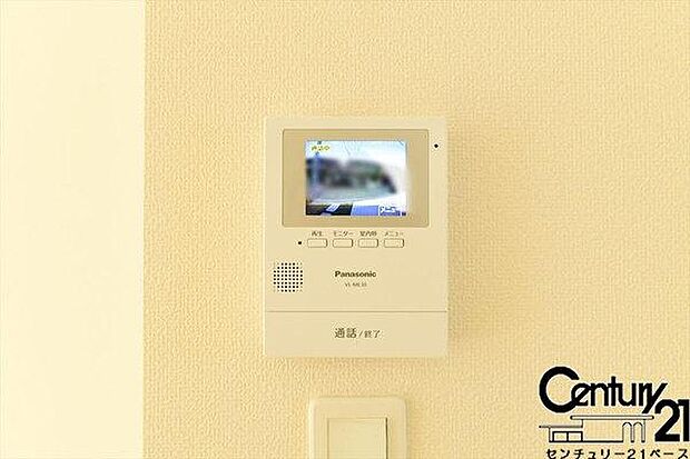 ■TVモニター付きインターホンで防犯対策もバッチリ。来客も一目でわかり安心です。■