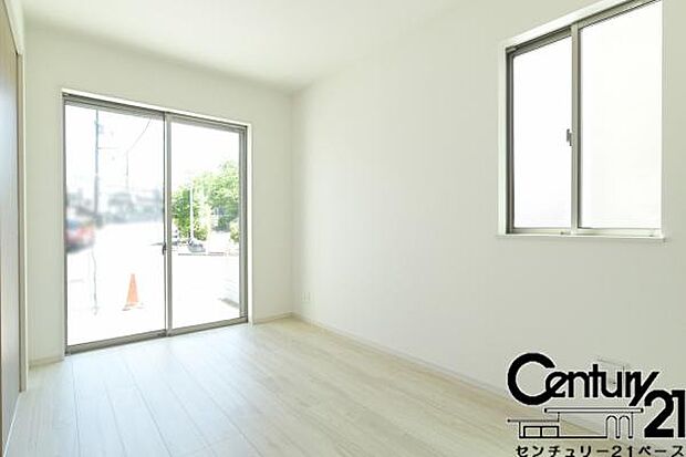 ■日当たりのよい明るい雰囲気の洋室です!■