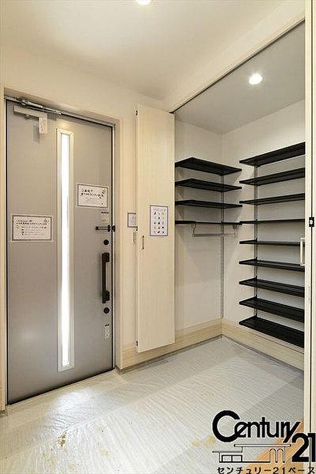 ■SIC完備で玄関をスッキリ快適にお使いいただけます!■