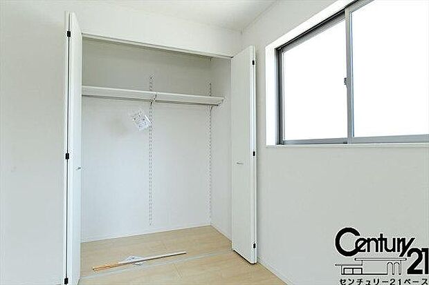 ■冬物のコートや季節ものなど、たっぷり収納可能!■