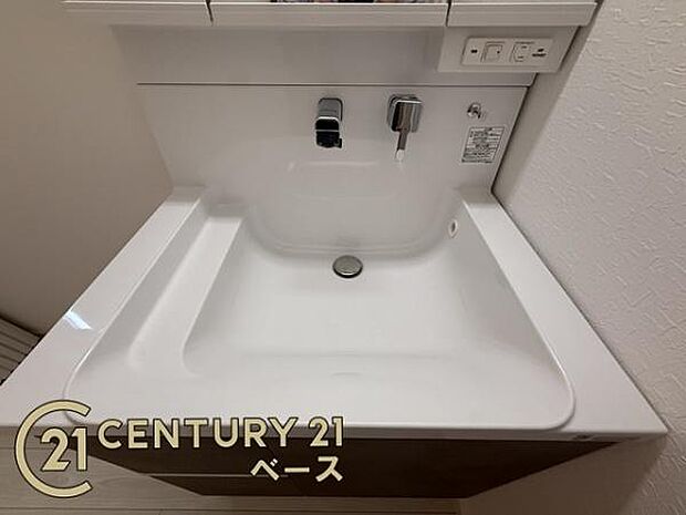 タッチレスなので洗面台の清掃もラクラク!