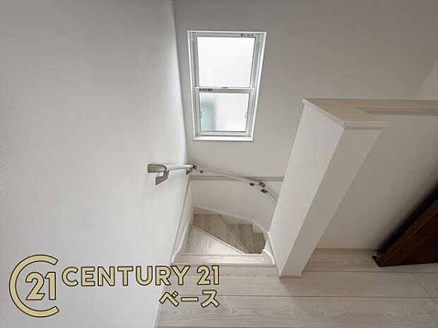 ■現地撮影写真■こちらは2階階段部分です!