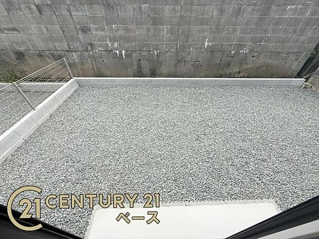 ■現地撮影写真■陽当たり良好の南庭があります!