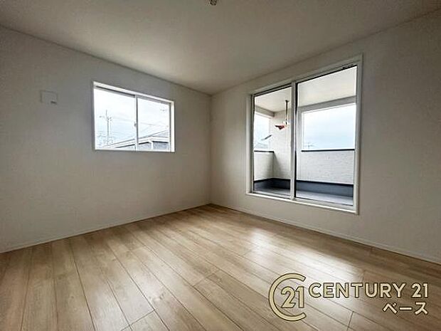 ■バルコニーに面した開放感のあるお部屋です!