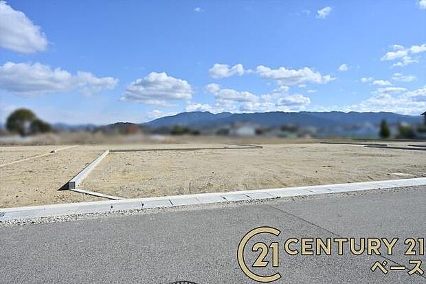 ■現地撮影写真■耐震等級3の地震に強い安心の邸宅!雨で汚れを洗い流してくれるセルフクリーニング機能付き外壁!お気軽にお問い合わせください!■