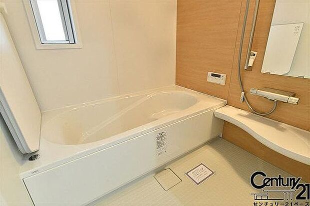 ■ゆったり1坪サイズの浴室!足を伸ばしての入浴は疲れも癒してくれます!■