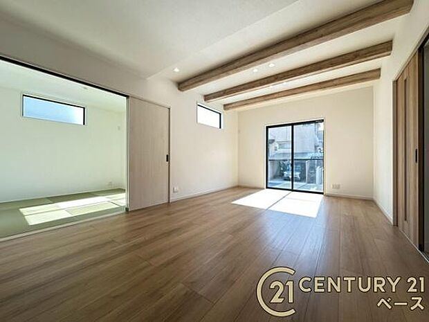 ■現地撮影写真■家計と環境に優しい、断熱性・保温性に優れたペアガラスを使用しています!