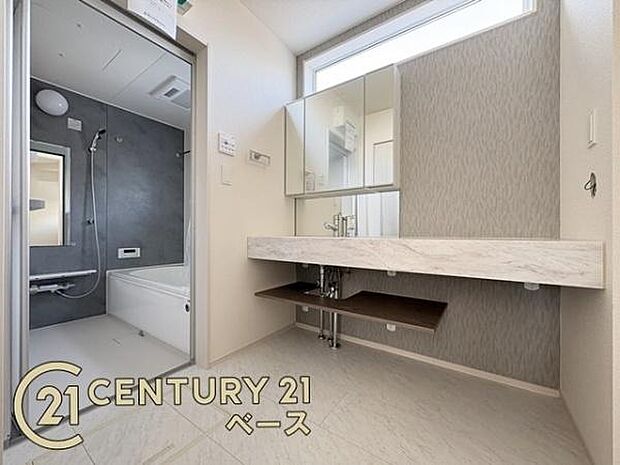 ■現地撮影写真■おしゃれで広々とした洗面化粧台です!