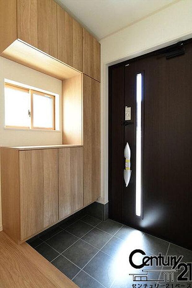 ■玄関には大容量シューズボックスを完備!■