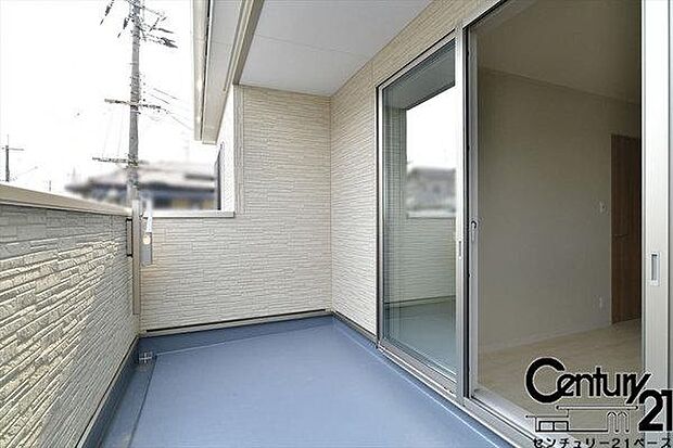■≪同仕様写真≫■日当たりのよいバルコニー！お洗濯物もよく乾きます！■