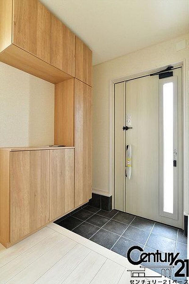 ■玄関には大容量シューズボックスを完備!■