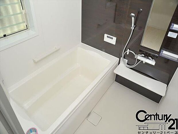 ■ゆったり1坪サイズ!足を伸ばしての入浴は疲れも癒してくれます!■