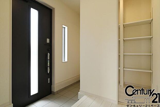 ■玄関には大容量収納スペースを完備!■