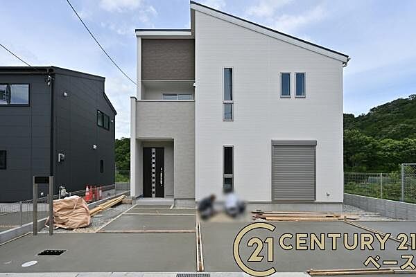 ■耐震等級3の地震に強安心の邸宅！雨で汚れを洗い流してくれるセルフクリーニング機能付き外壁！お気軽にお問い合わせください！■