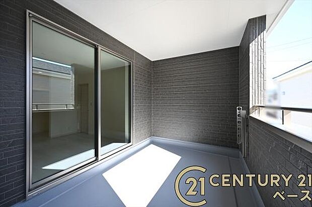 ■現地撮影写真■インナーバルコニーで急な雨でも安心です!