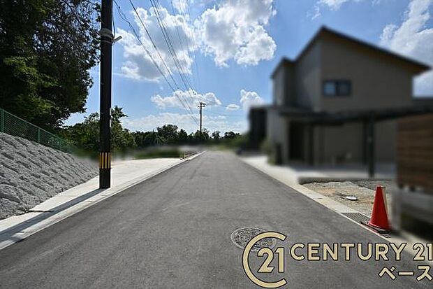 ■現地撮影写真■コンビニが徒歩圏内に近接しています。