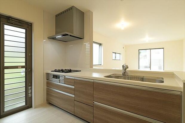 ■収納力と使いやすさを追求したシステムキッチンです!■