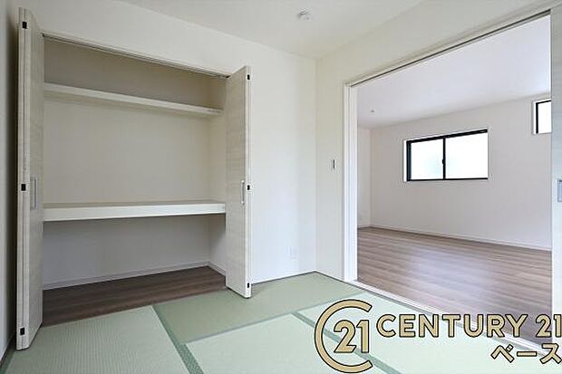 ■現地撮影写真■ほっこり落ち着ける和室。客間としても、ご家族のくつろぎスペースとしてもご利用いただけます。