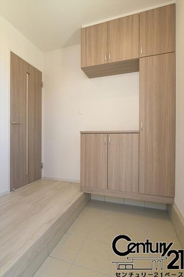 ■玄関には大容量シューズボックス完備!■