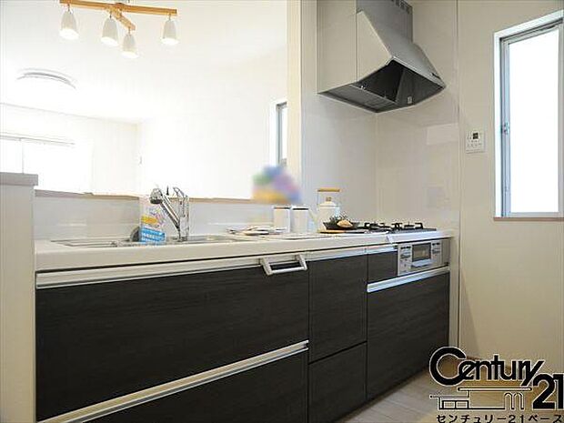 ■家族とのコミュニケーションがとりやすい人気のカウンターキッチン!