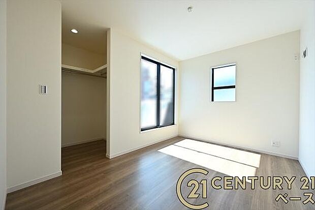 ■現地撮影写真■日当たりのよい明るい雰囲気の洋室です!