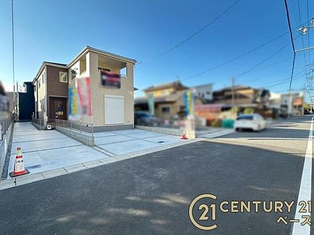 ■現地撮影写真■前面道路約6mでお車の出し入れも楽々!