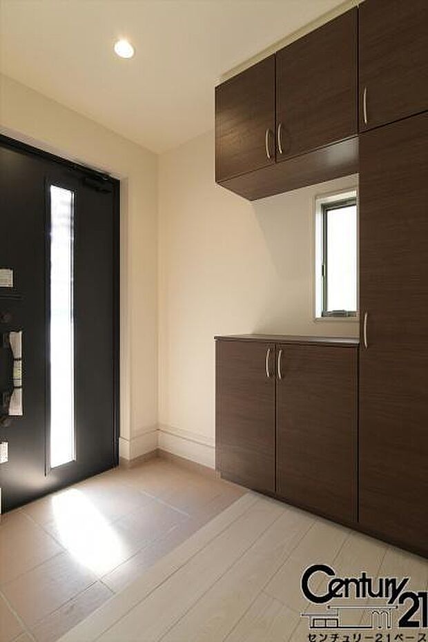 ■玄関には大容量シューズボックスを完備!■