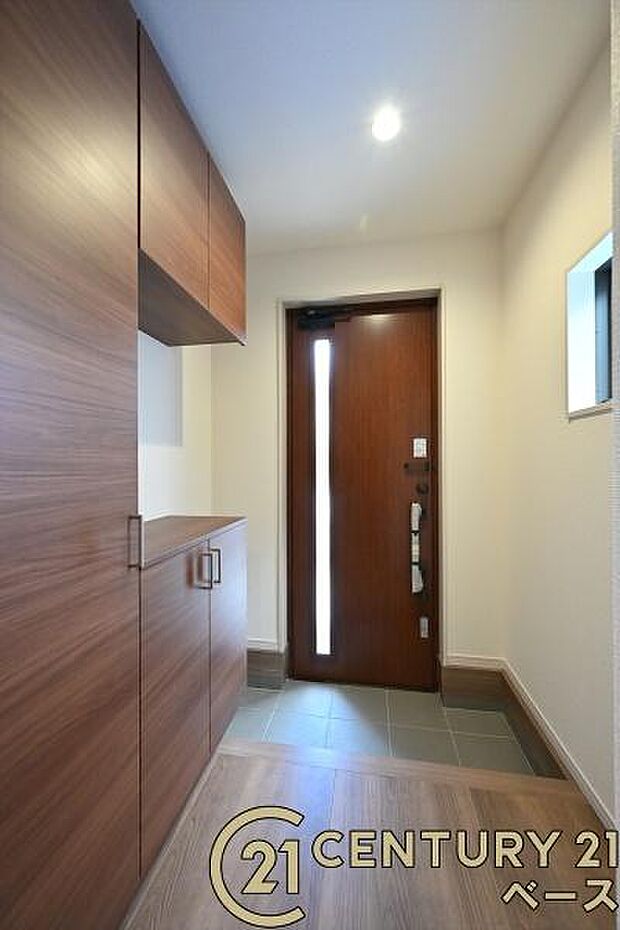 ■玄関には大容量シューズボックスを完備!■