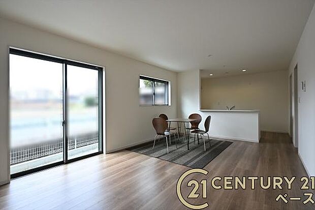 ■ペアガラス使用で結露の心配もありません!■