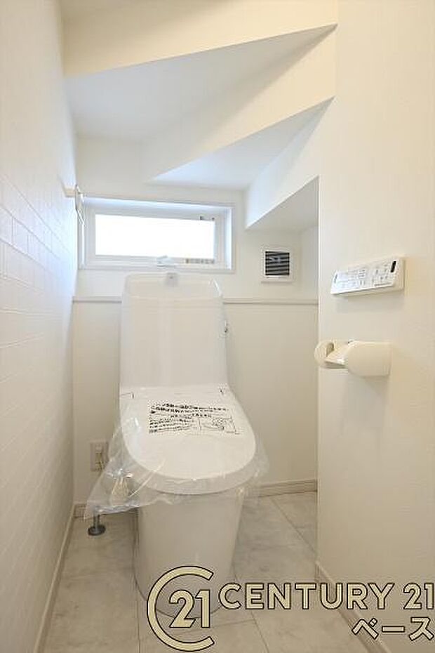 ■現地撮影写真■ウォシュレット完備!トルネード洗浄・フチなし形状でお手入れも楽々ですね!